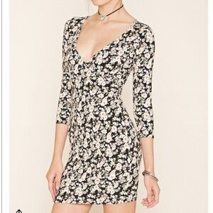 NWT! Forever 21 Surplice 3/4 sleeve floral mini dress in black and light pink. S